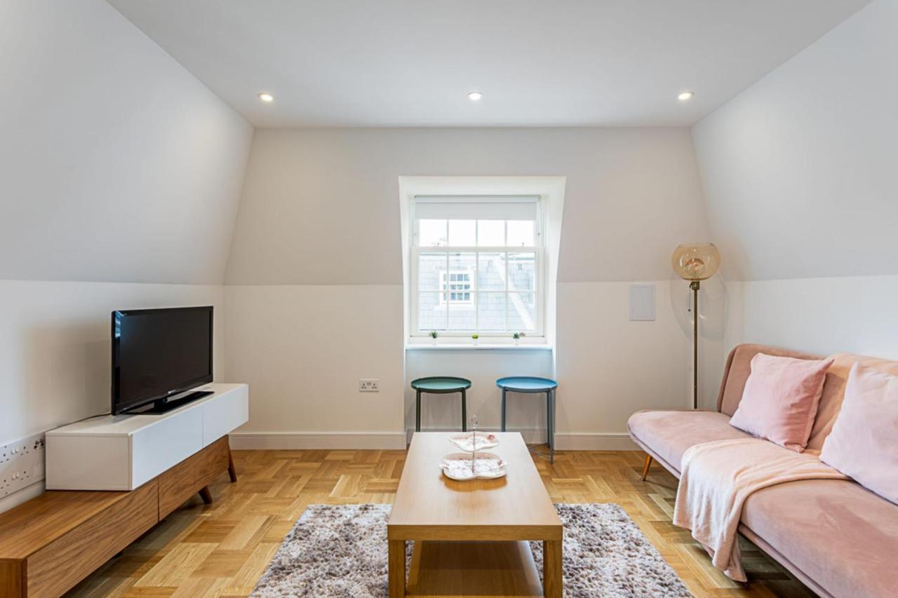 Modern And Stylish Apartment In West Kensington London Exteriör bild