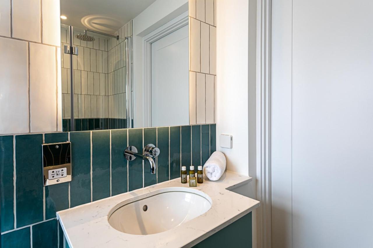 Modern And Stylish Apartment In West Kensington London Exteriör bild
